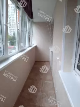 Остекление и отделка балкона Лодочка
